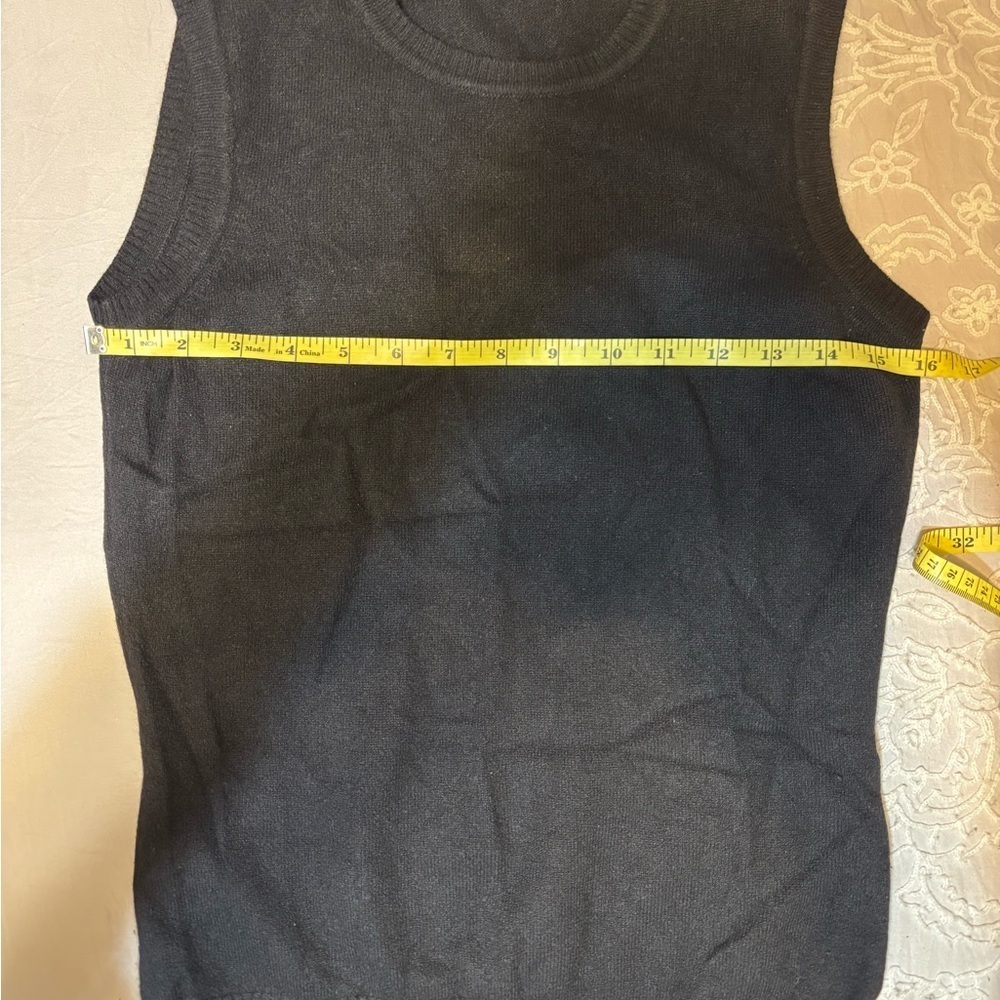 GUCCI ITALY 100% Cashmere Sweater Vest. Ladies Small. Black - Picture 13 of 13